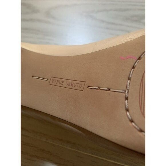 Vince Camuto tan with Gold Spikes Pumps/Platform - size 38. Size 7.5 Or 8 USA - Picture 15 of 16